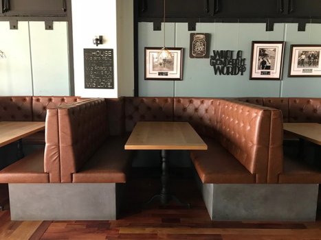 부스형 소파 좌석